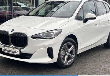 BMW 220 Active Tourer 8.610 km 28.350 &euro; Mülheim 45472