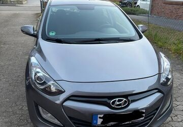 Hyundai i30 210.000 km 4.999 &euro; Duisburg 47226
