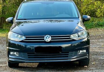 VW Touran 142.000 km 11.800 &euro; Viersen 41747