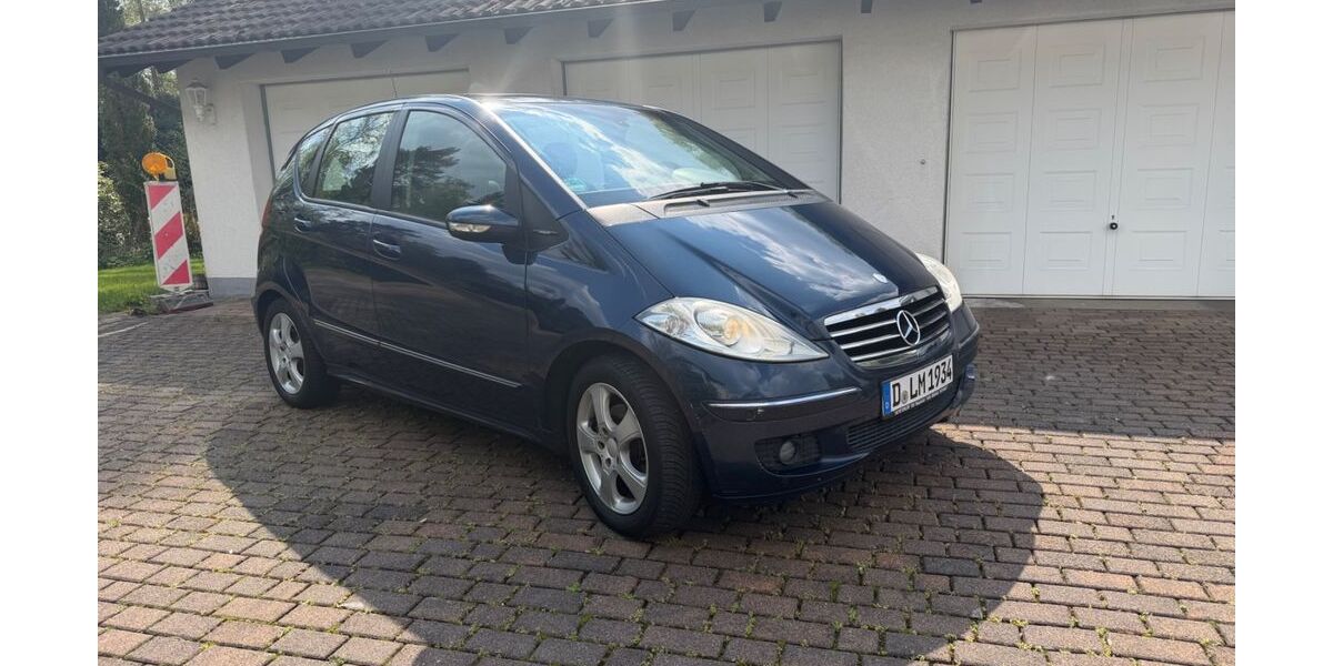 Mercedes-Benz A 170 243.000 km 1.999 &euro; Düsseldorf 40627