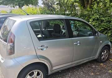 Daihatsu Sirion 123.000 km 2.800 &euro; Erkelenz 41812