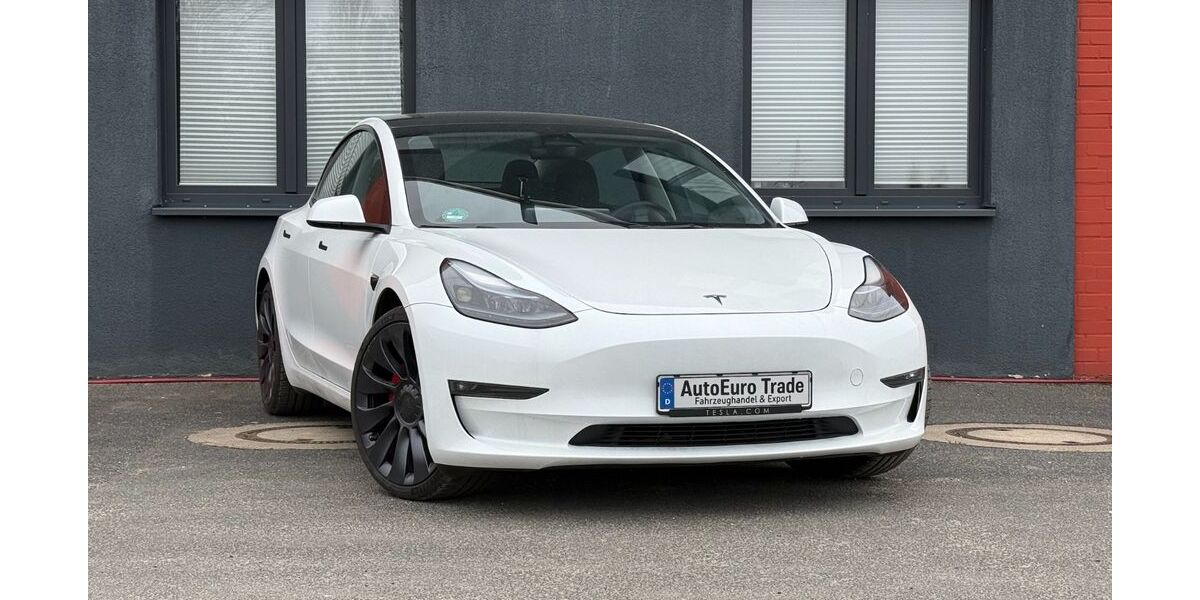 Tesla Model 3 80.698 km 28.900 &euro; Neuss 41472