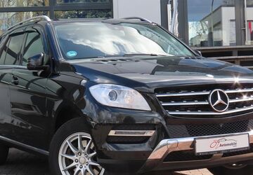 Mercedes-Benz ML 350 369.481 km 10.900 &euro; Neuss 41469
