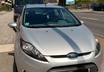 Ford Fiesta 146.000 km 3.550 &euro; Duisburg 47249