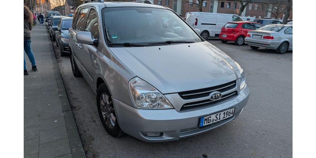 Kia Carnival 196.500 km 3.900 &euro; Mönchengladbach 41068