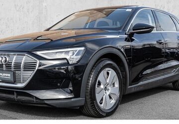 Audi e-tron 42.551 km 26.450 &euro; Düsseldorf 40549