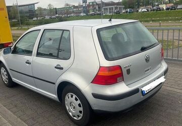 VW Golf 93.770 km 3.450 &euro; Viersen 41748