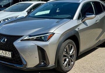 Lexus UX 18.027 km 33.950 &euro; Kamp-Lintfort 47475