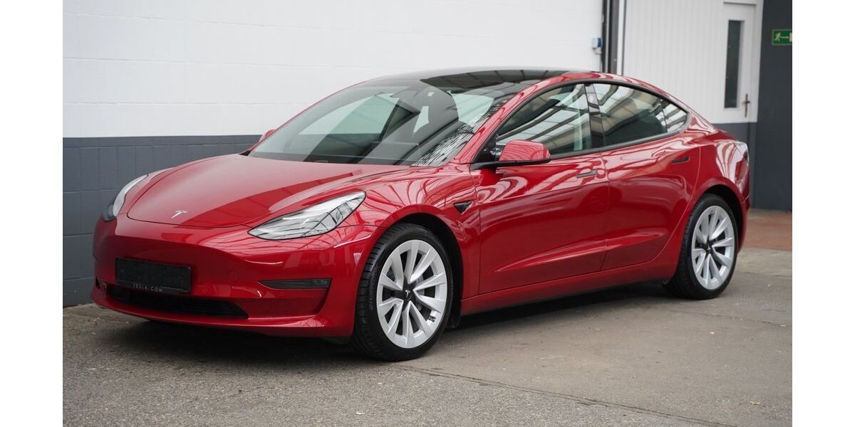 Tesla Model 3 49.867 km 28.950 &euro; Mönchengladbach 41236