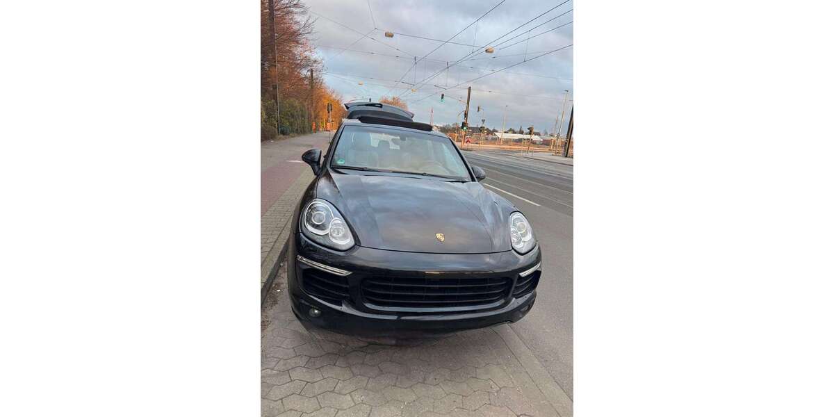 Porsche Cayenne 225.000 km 26.775 &euro; Düsseldorf 40468