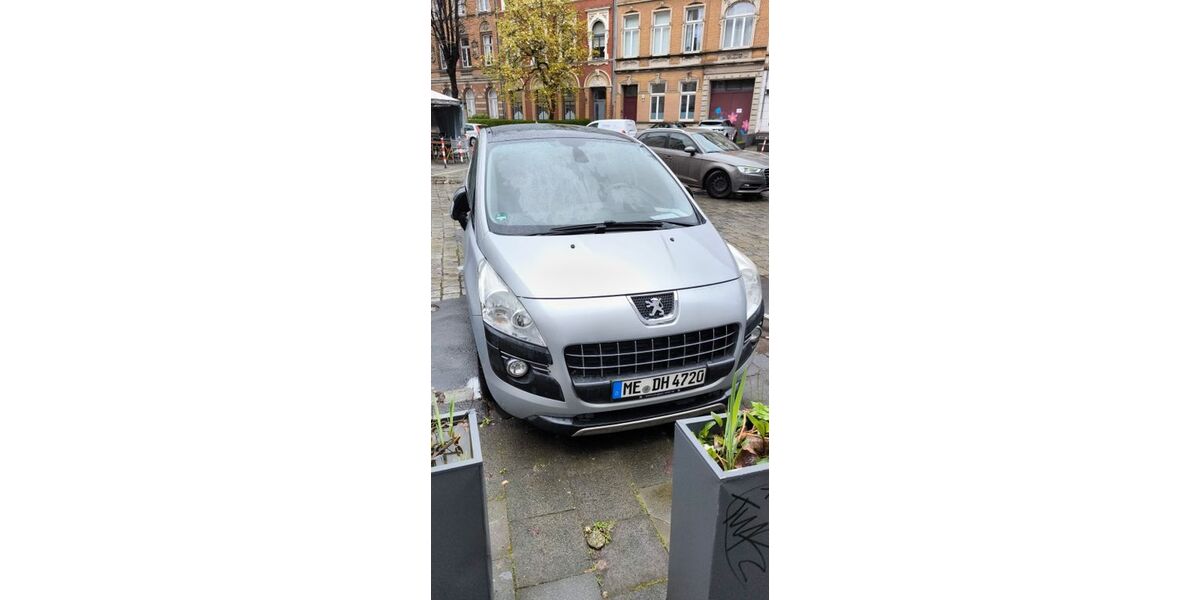 Peugeot 3008 214.000 km 4.099 &euro; Düsseldorf 40233