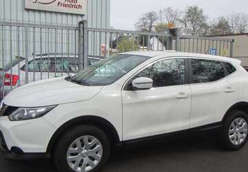 Nissan Qashqai 90.000 km 8.900 &euro; Düsseldorf 40235