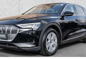 Audi e-tron 42.551 km 26.450 &euro; Düsseldorf 40549