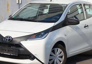 Toyota Aygo 124.806 km 5.950 &euro; Düsseldorf 40599