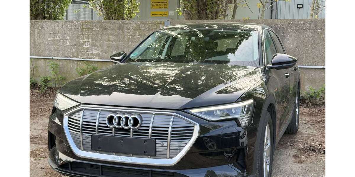 Audi e-tron 37.994 km 26.800 &euro; Krefeld 47805