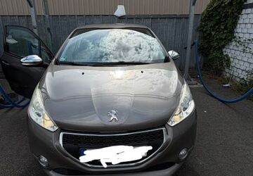 Peugeot 208 145.000 km 3.000 &euro; Hilden 40724