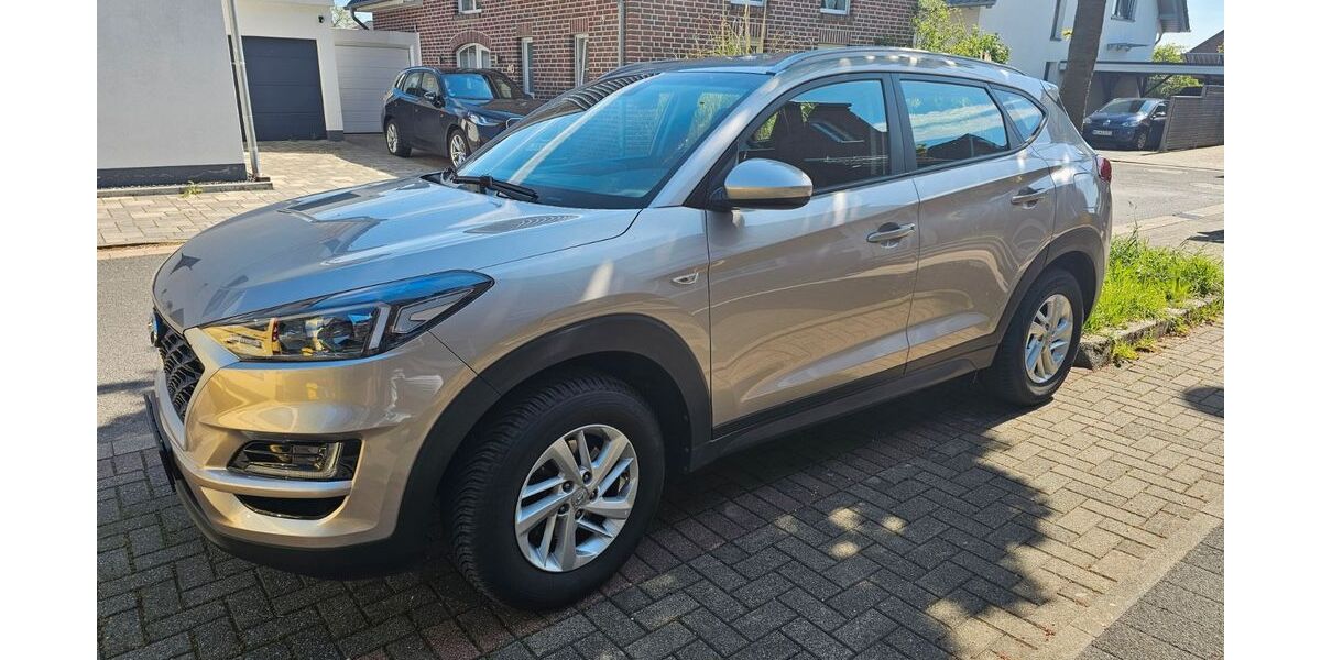 Hyundai TUCSON 80.000 km 15.200 &euro; Neuss 41470