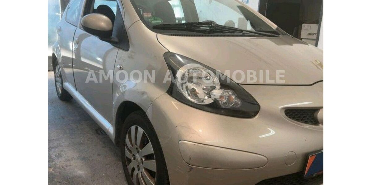 Toyota Aygo (X) 63.922 km 6.499 &euro; Mönchengladbach 41066