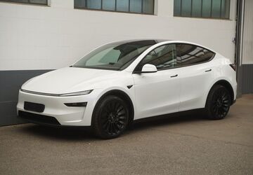 Tesla Model Y 4.732 km 59.950 &euro; Mönchengladbach 41236