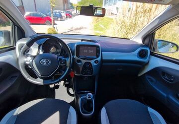 Toyota Aygo (X) 73.200 km 6.900 &euro; Ratingen 40882