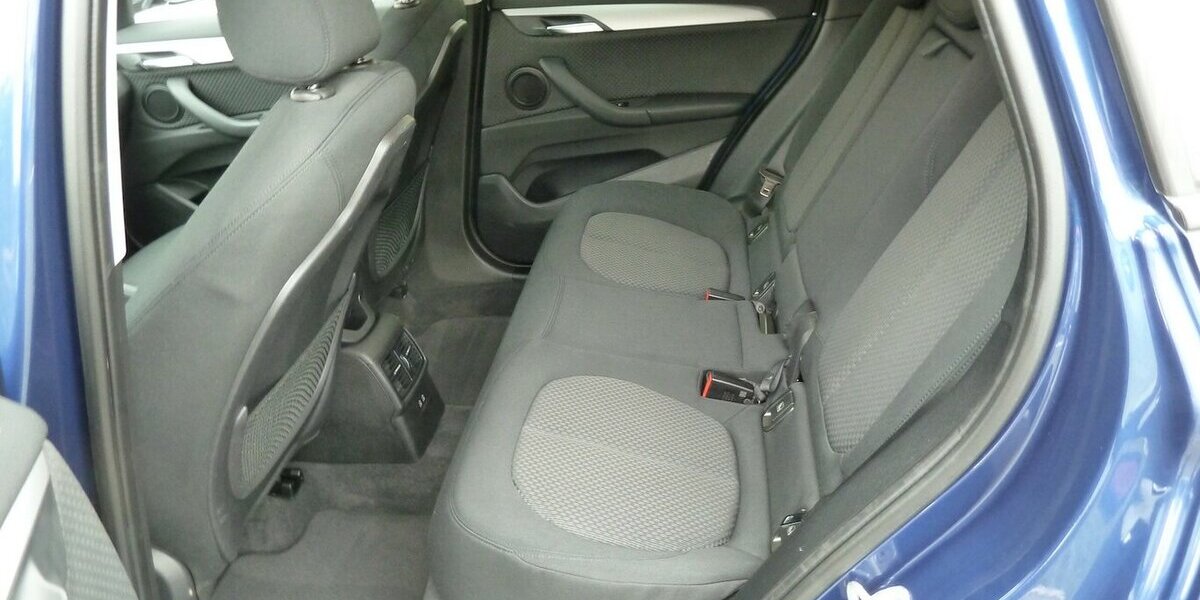 BMW X1 25e X drive Steptronic Navi Head up E-Sitze 154.000 km 16.900 &euro; Ratingen 40885