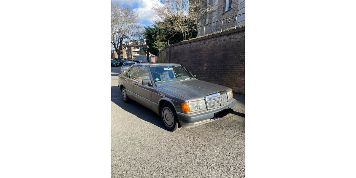 Mercedes-Benz 190 273.000 km 4.800 &euro; Grevenbroich 41517
