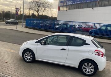 Peugeot 208 88.000 km 4.999 &euro; Düsseldorf 40599