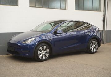 Tesla Model Y 28.382 km 38.850 &euro; Mönchengladbach 41236
