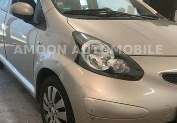 Toyota Aygo (X) 63.922 km 6.499 &euro; Mönchengladbach 41066