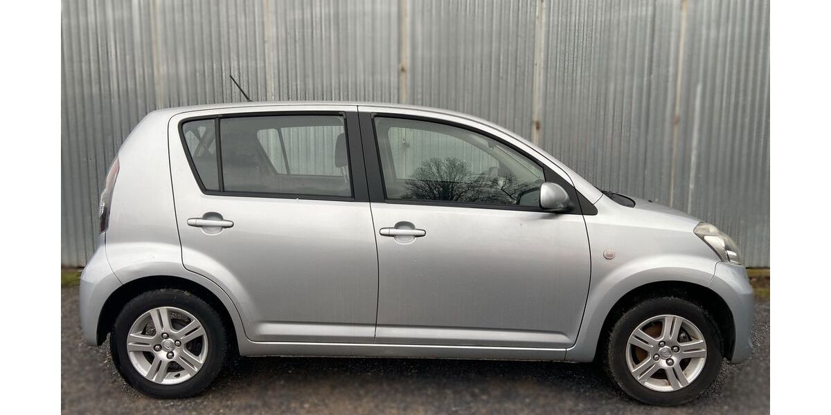 Subaru Justy 124.000 km 2.270 &euro; Düsseldorf 40237