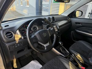 Suzuki Vitara 1.5 Comfort+HYBRID avi+CarPlay+Sitzhzg.+ 38.263 km 19.988 &euro; Meerbusch 40667