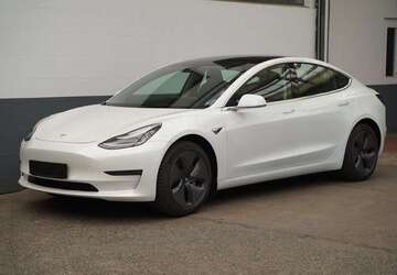 Tesla Model 3 97.145 km 24.950 &euro; Mönchengladbach 41236