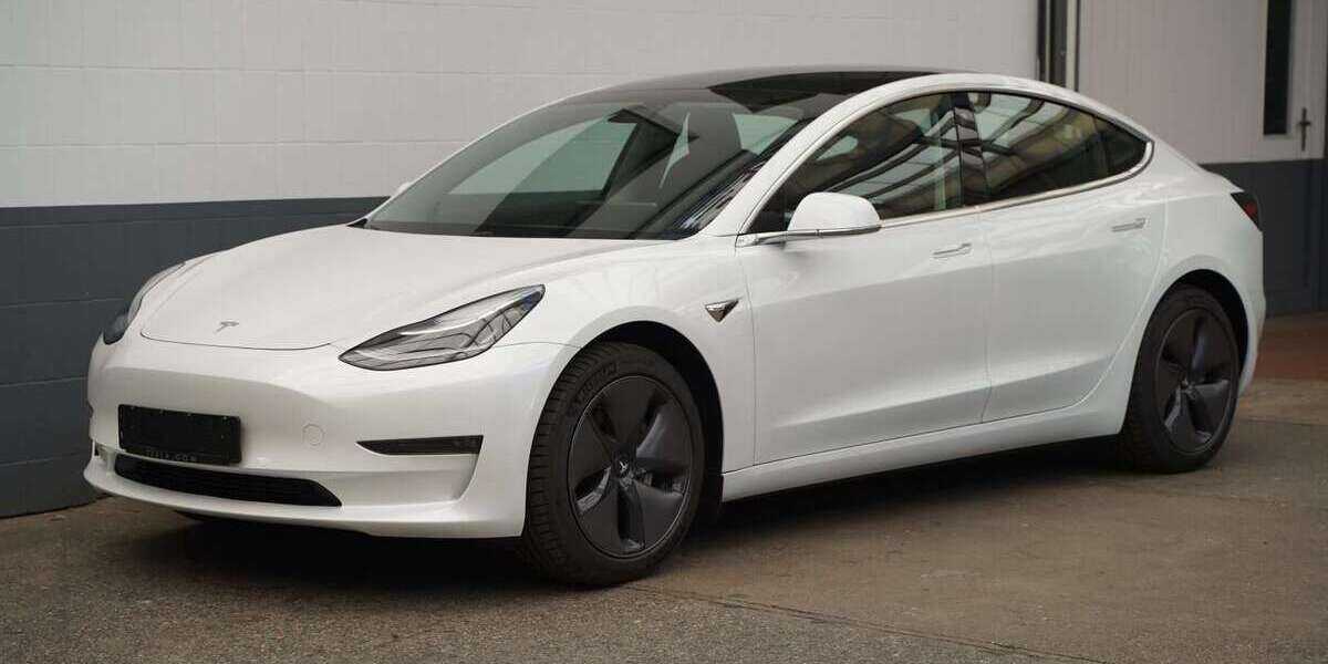 Tesla Model 3 97.145 km 24.950 &euro; Mönchengladbach 41236