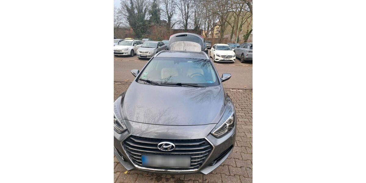 Hyundai i40 150.000 km 8.500 &euro; Düsseldorfer 40210