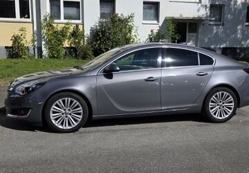 Opel Insignia 151.342 km 8.900 &euro; Duisburg 47226