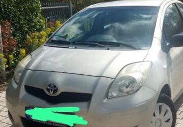 Toyota Yaris 213.300 km 1.899 &euro; Kamp-Lintfort 47475