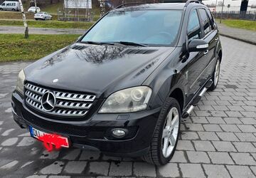 Mercedes-Benz ML 500 230.000 km 7.000 &euro; Duisburg 47259