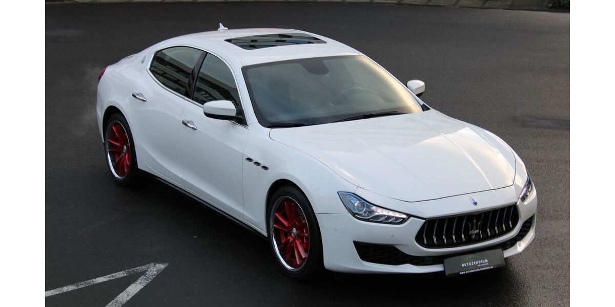 Maserati Ghibli 118.564 km 27.490 &euro; Düsseldorf 40233