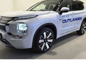 Mitsubishi Outlander 2.499 km 48.980 &euro; Mönchengladbach 41061