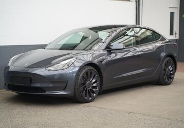 Tesla Model 3 62.307 km 31.999 &euro; Mönchengladbach 41236