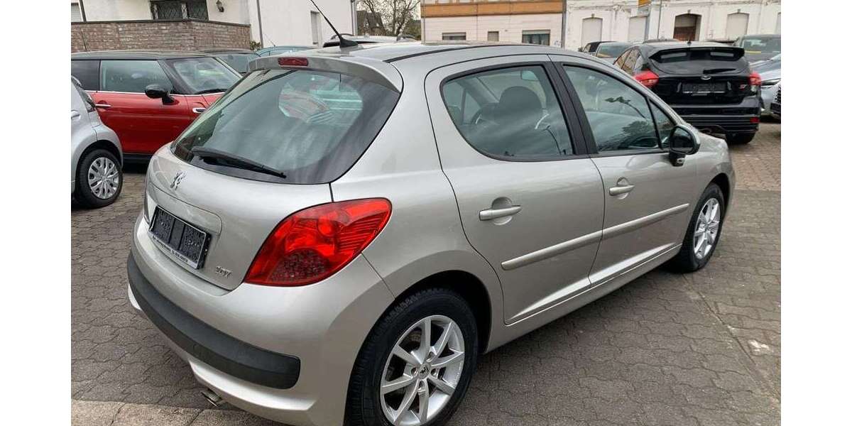 Peugeot 207 144.000 km 4.650 &euro; Moers 47443