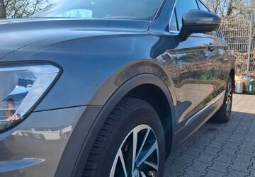 VW Tiguan 107.000 km 21.500 &euro; Düsseldorf 40472