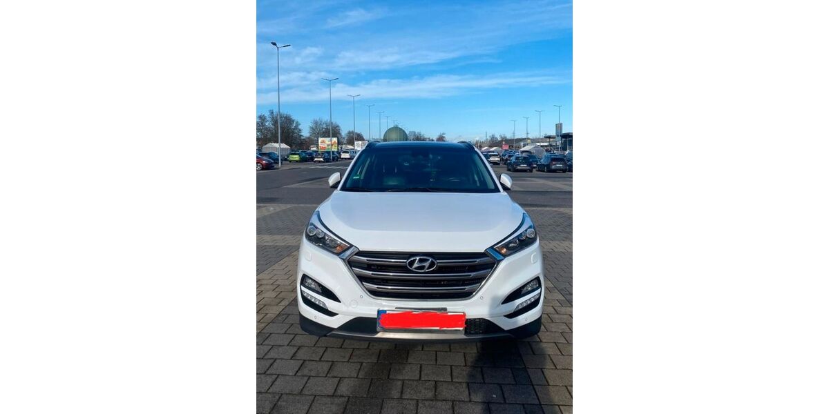 Hyundai TUCSON 148.741 km 17.000 &euro; Neuss 41462