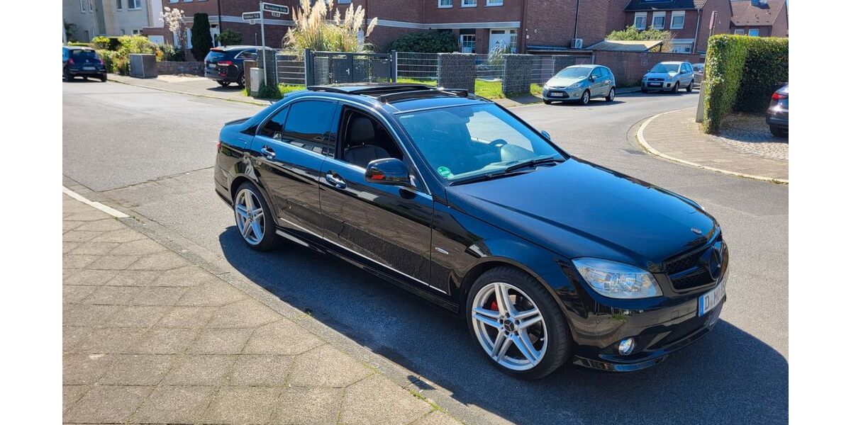 Mercedes-Benz C 220 232.148 km 8.999 &euro; Düsseldorf 40597