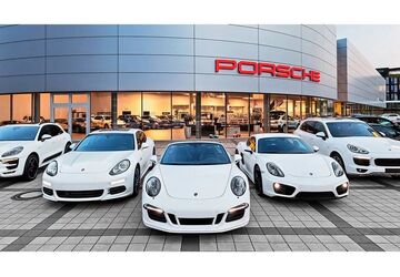 Porsche 992 14.900 km 196.900 &euro; Düsseldorf 40468