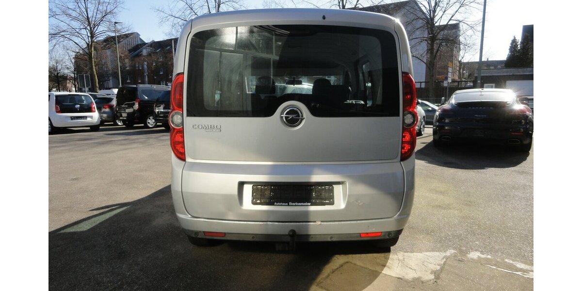 Opel Combo Edition 1,6 d Klima PDC SHZ AHK 5Sitzer 124.000 km 6.390 &euro; Neuss 41462