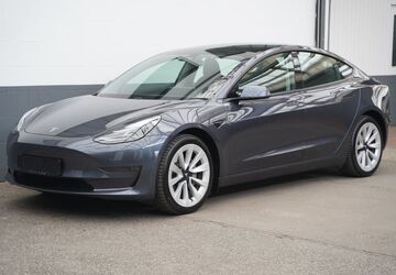 Tesla Model 3 21.214 km 28.950 &euro; Mönchengladbach 41236