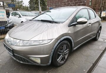 Honda Civic 134.500 km 5.900 &euro; Mönchengladbach - Odenkirchen 41199