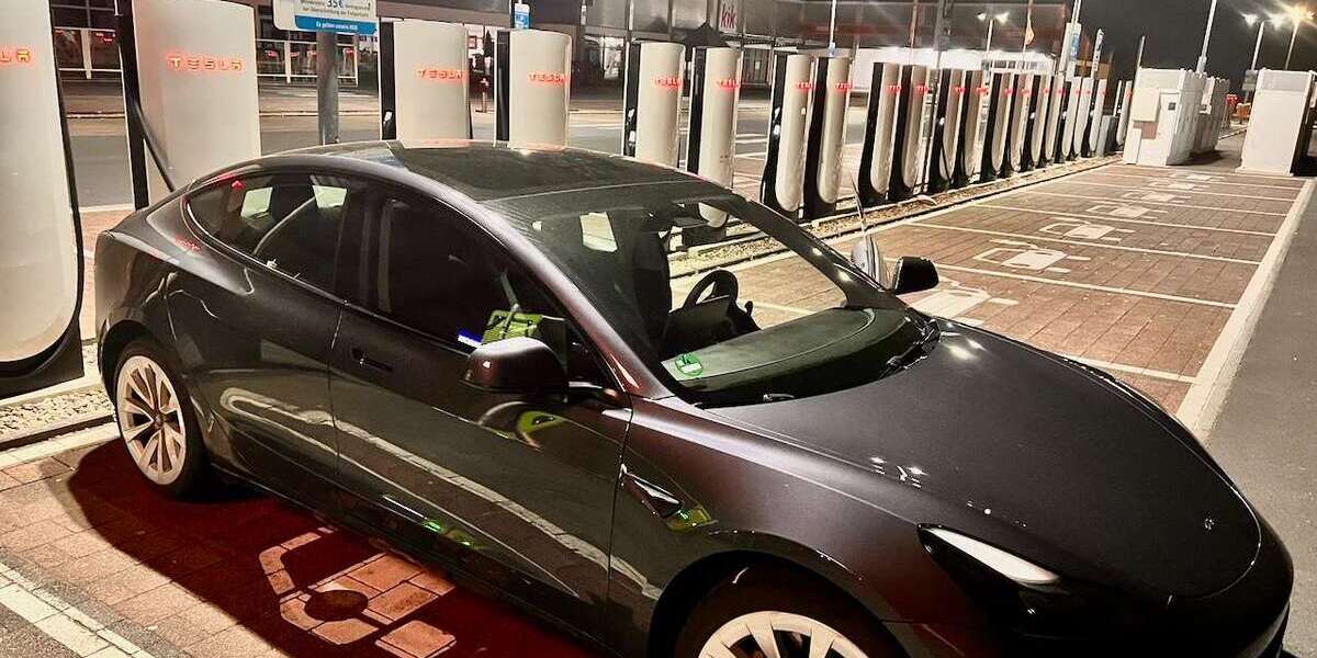 Tesla Model 3 50.000 km 27.500 &euro; Düsseldorf, Stadt 40237