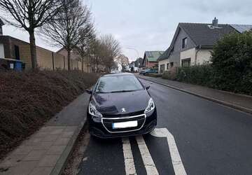 Peugeot 208 112.000 km 5.900 &euro; Mönchengladbach 41065